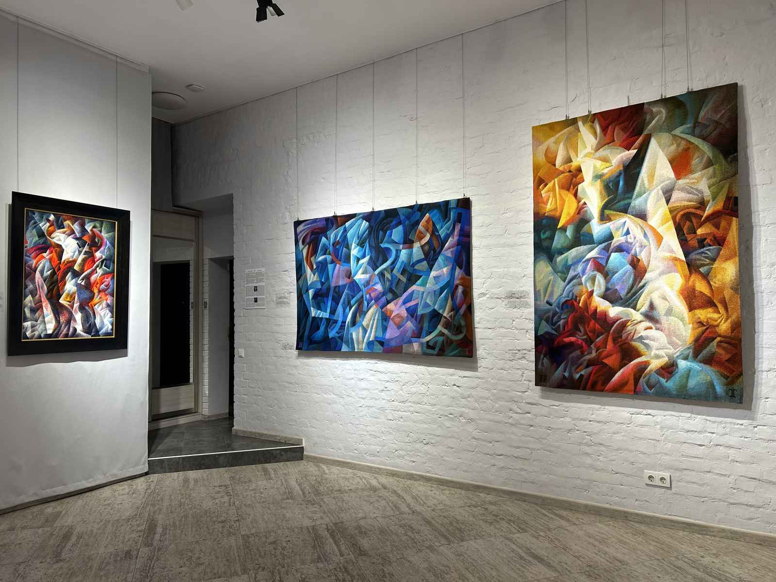 Tapestries on display at Portal 11 Gallery, Kyiv. Tapestries on display at Portal 11 Gallery, Kyiv.